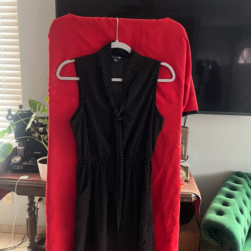 Forever 21 Black Sleeveless Midi Dress with Dots